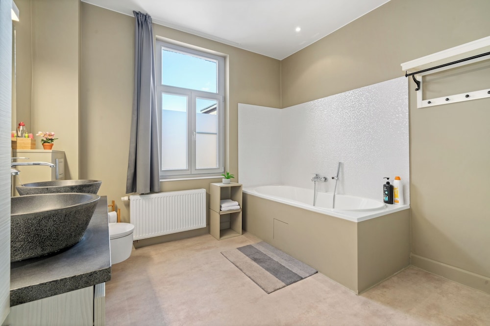 Gentpoort City Suites
