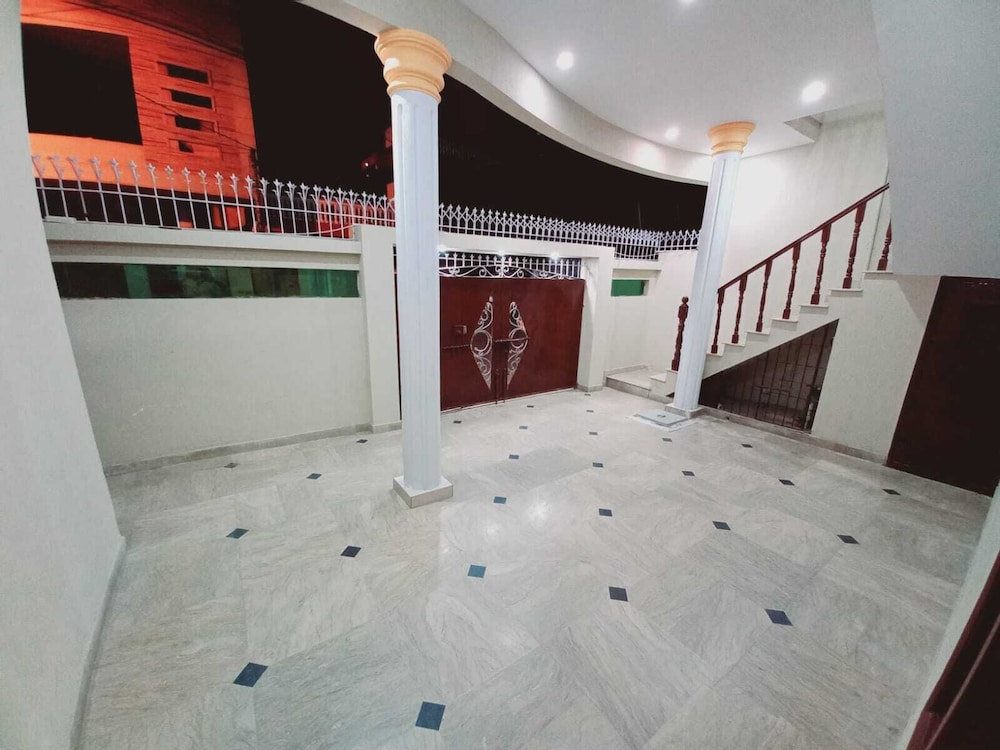 BNB Rose Lodge Family Guest House