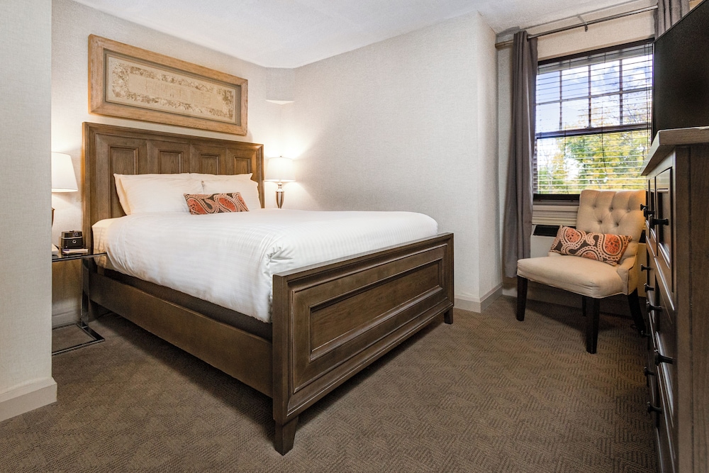 Niagara-on-the-Lake Vacations - The Shaw Club Hotel - Property Image 35