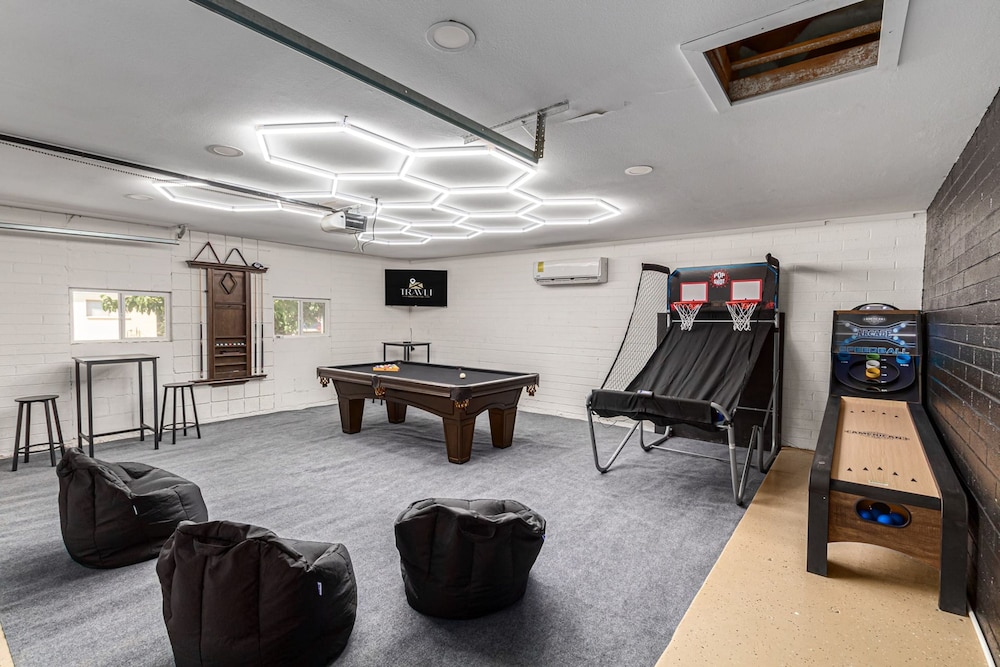 Desert Rose Retreat Heated Pool 2 Masters Gameroom