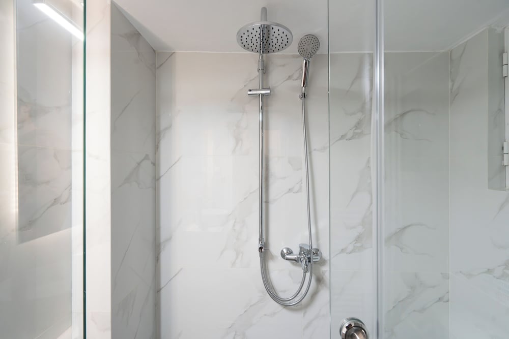 Cozy Apartment in Athens With Balcony, 5 Minutes To Metro