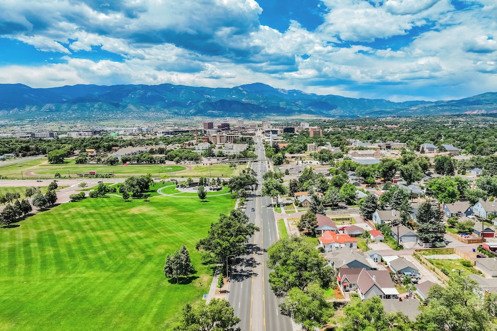 1318 E Pikes Peak