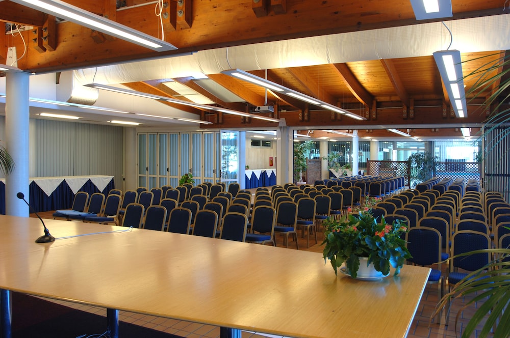 meeting & event spaces