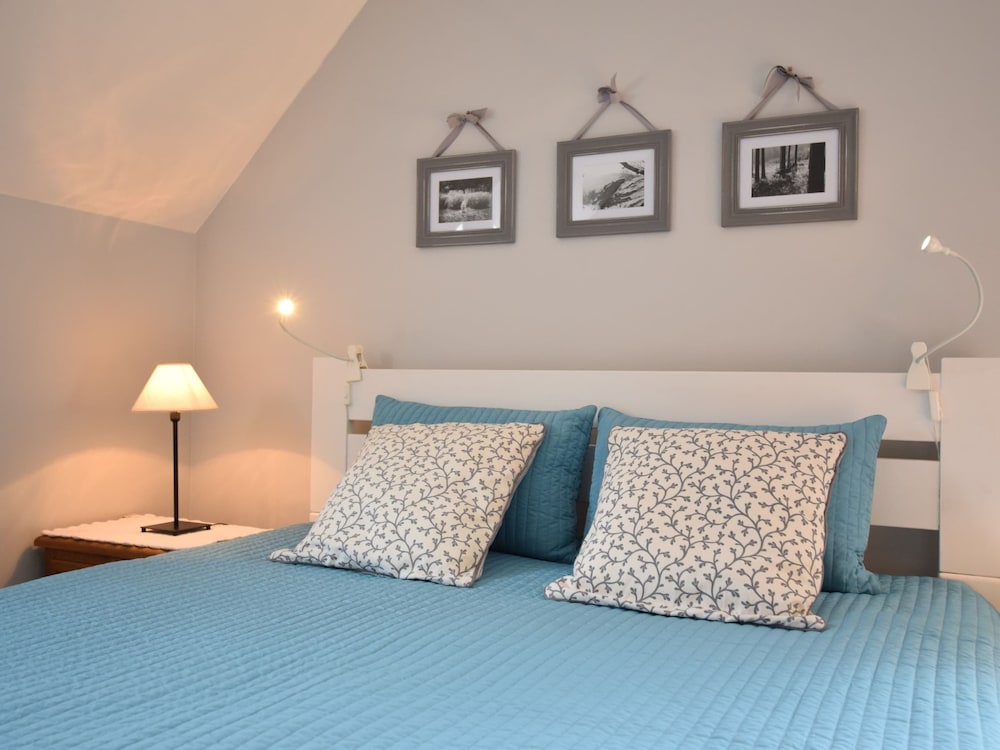 Cozy Family Holiday Home view 3