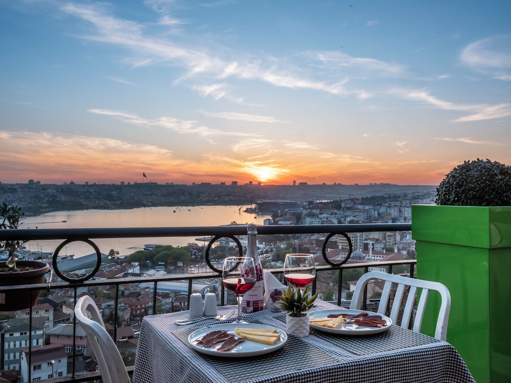 Taksim Terrapia Hotel - Image 15