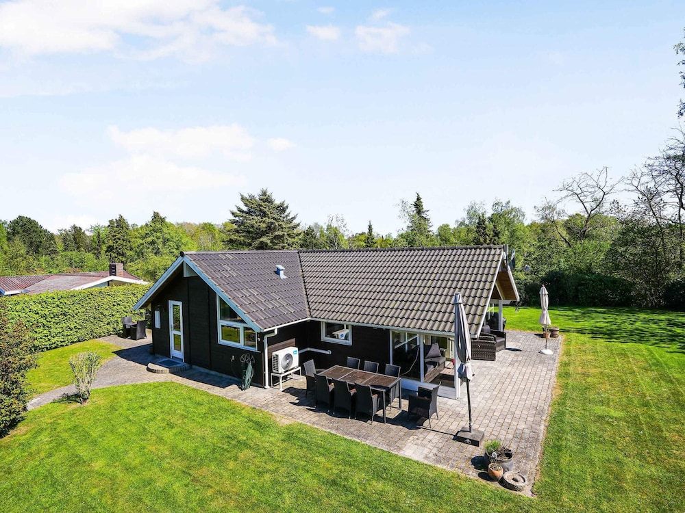 5 Star Holiday Home in Tikob