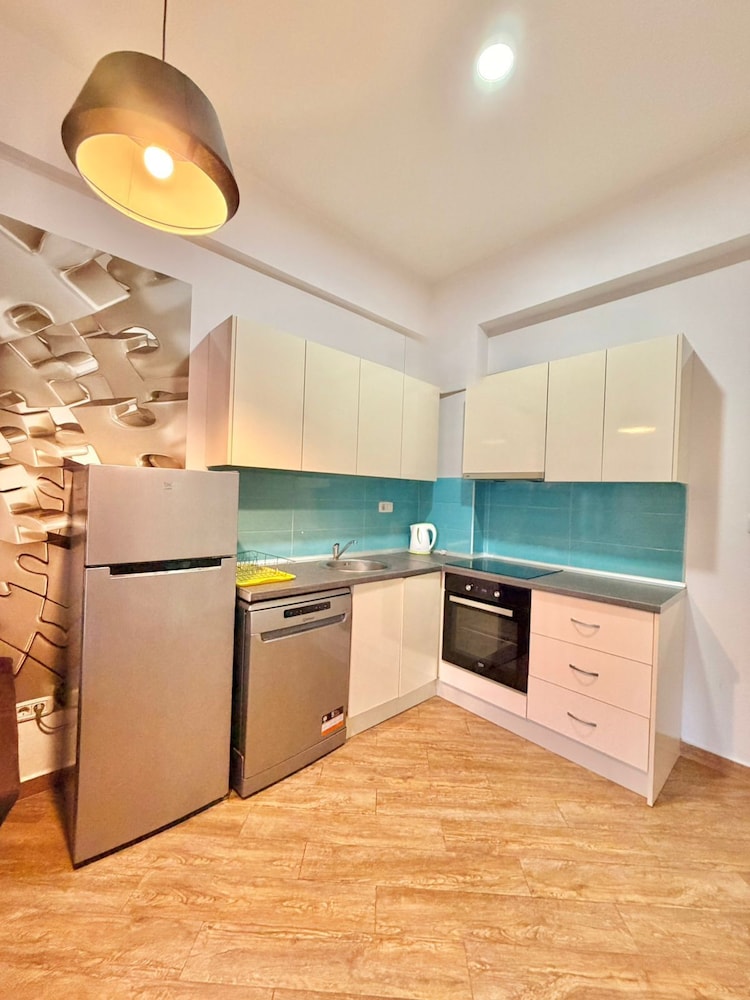 Orange Central Suites