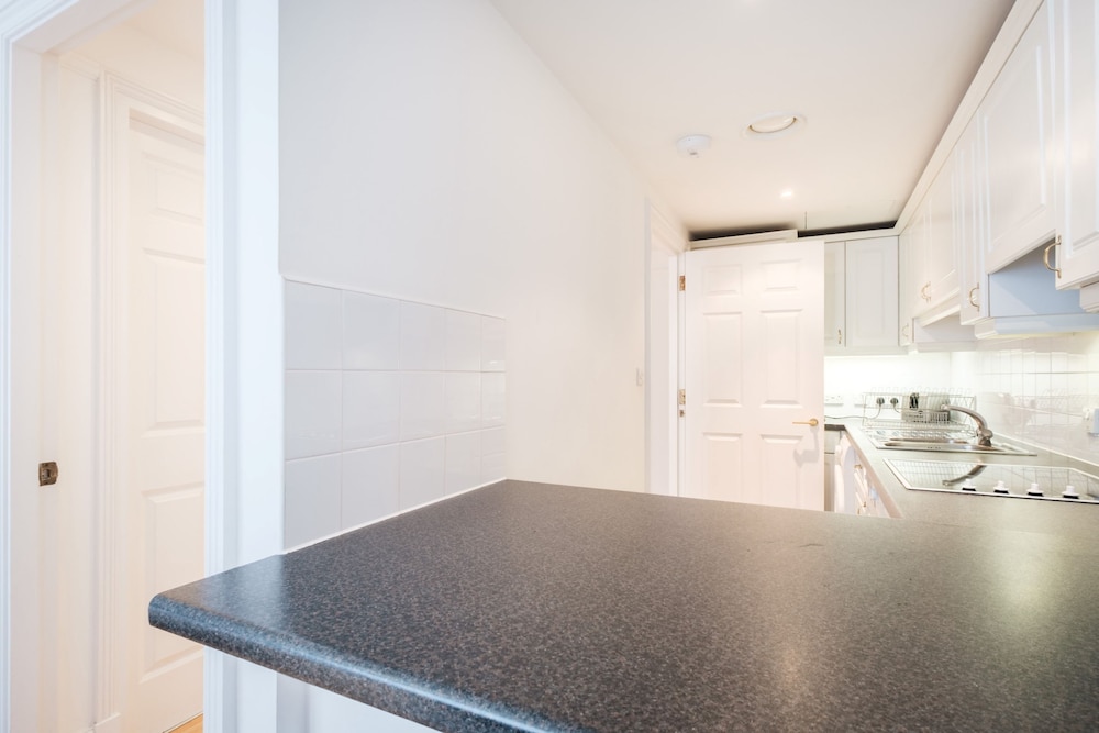1BR with Balcony in the Heart of Holborn