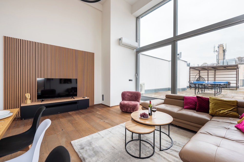 Modern Penthouse with 3-bedrooms