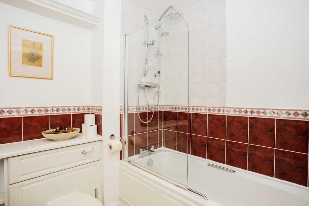 1 Bedroom Apartment near St. Paul's Cathedral