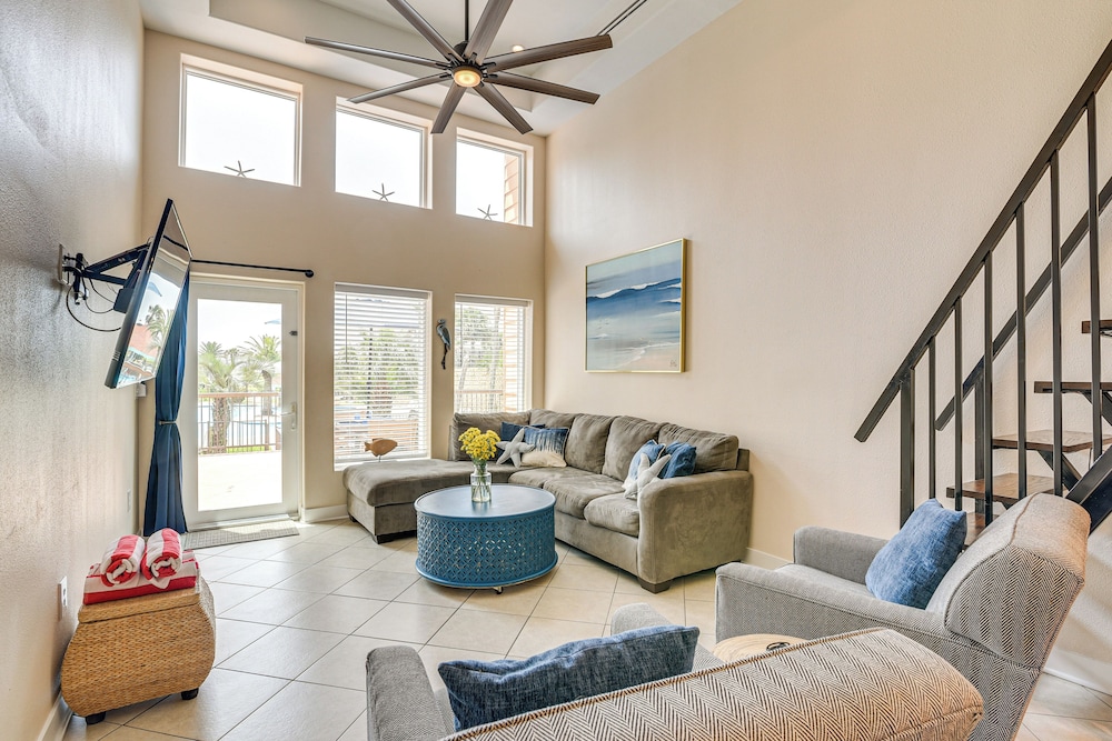 Walk to Beach: Pool-view Condo in Galveston!