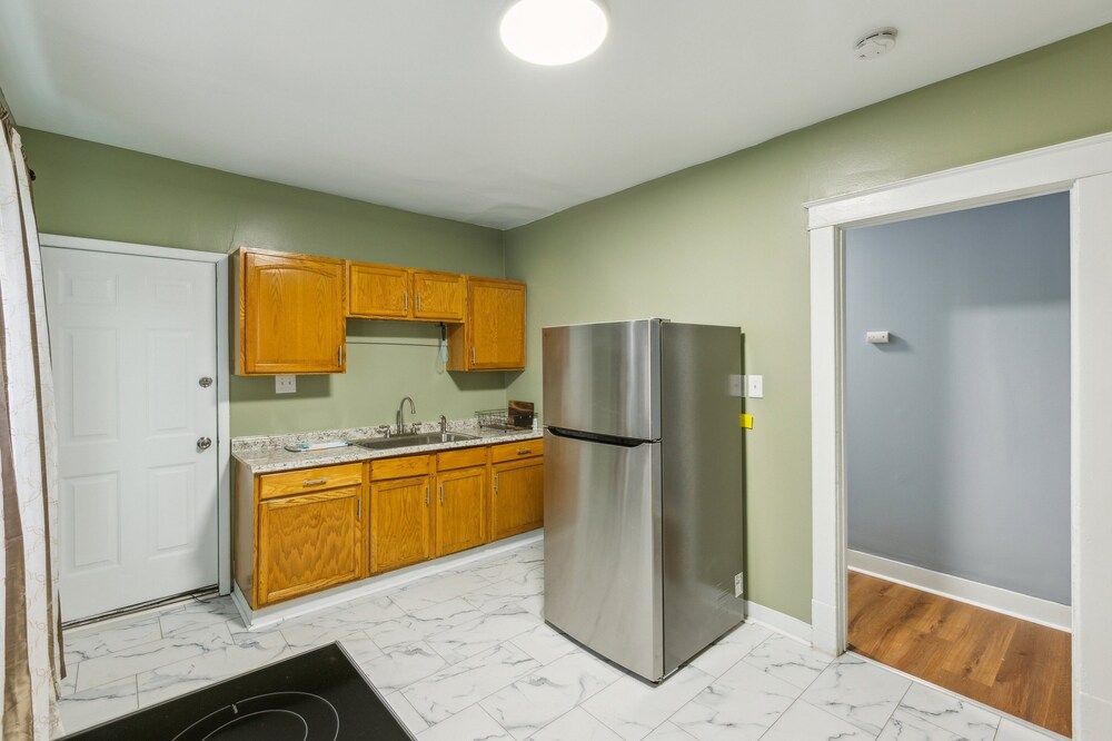 Comfy 3br Flat Close To The Falls 3 Bedroom Apts