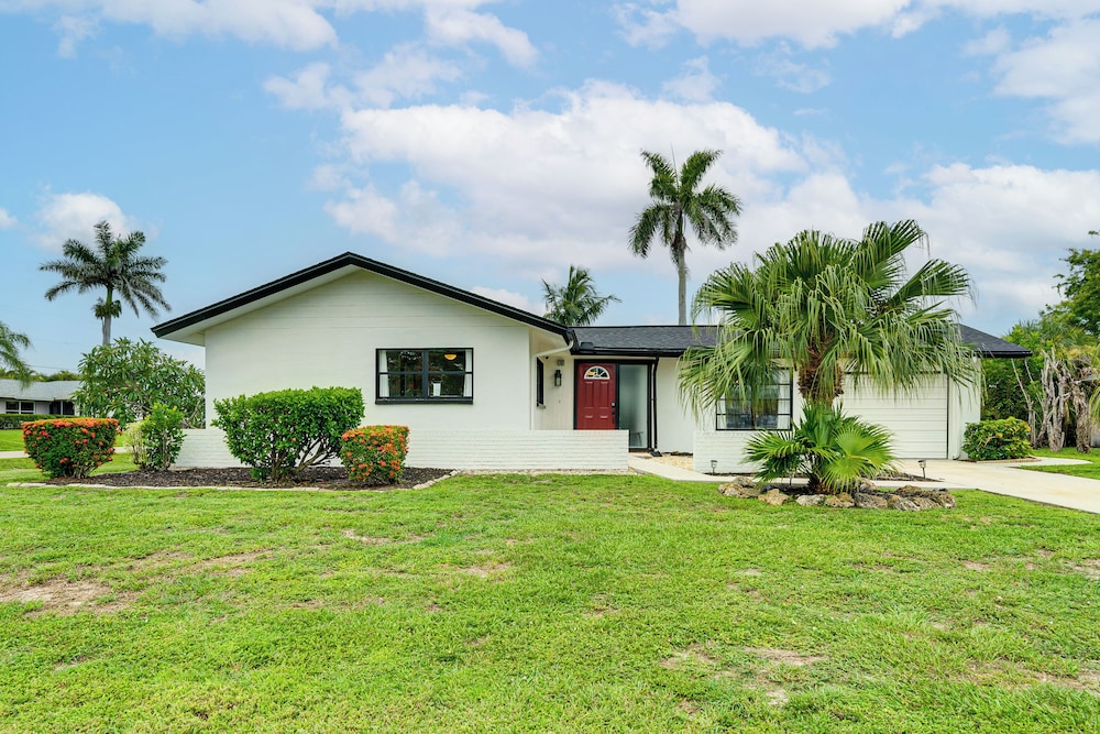 4 Mi to Dtwn Cape Coral: Home w/ Pool & Patio