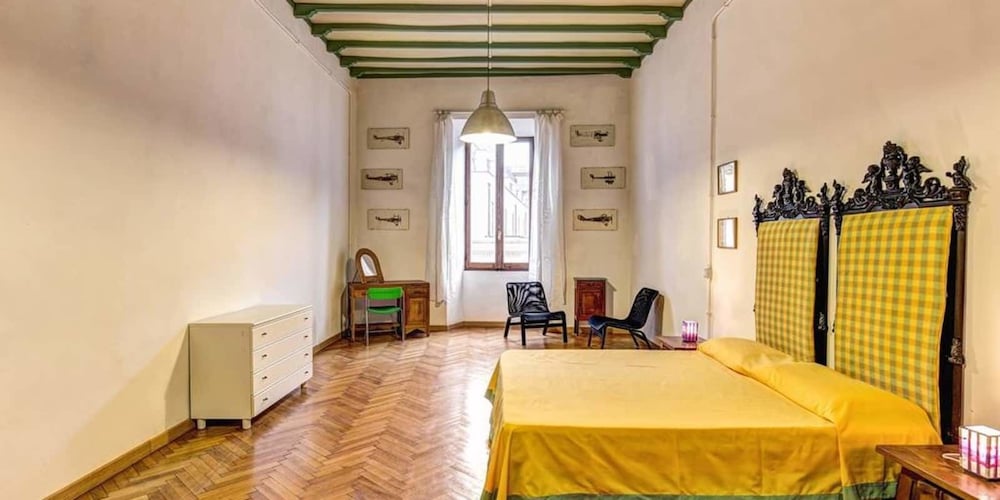 Campo de Fiori 3 bedroom apartment