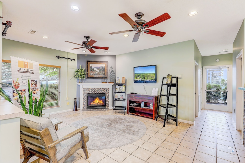 Hilltop Paradise by Jackson Mountain Rentals
