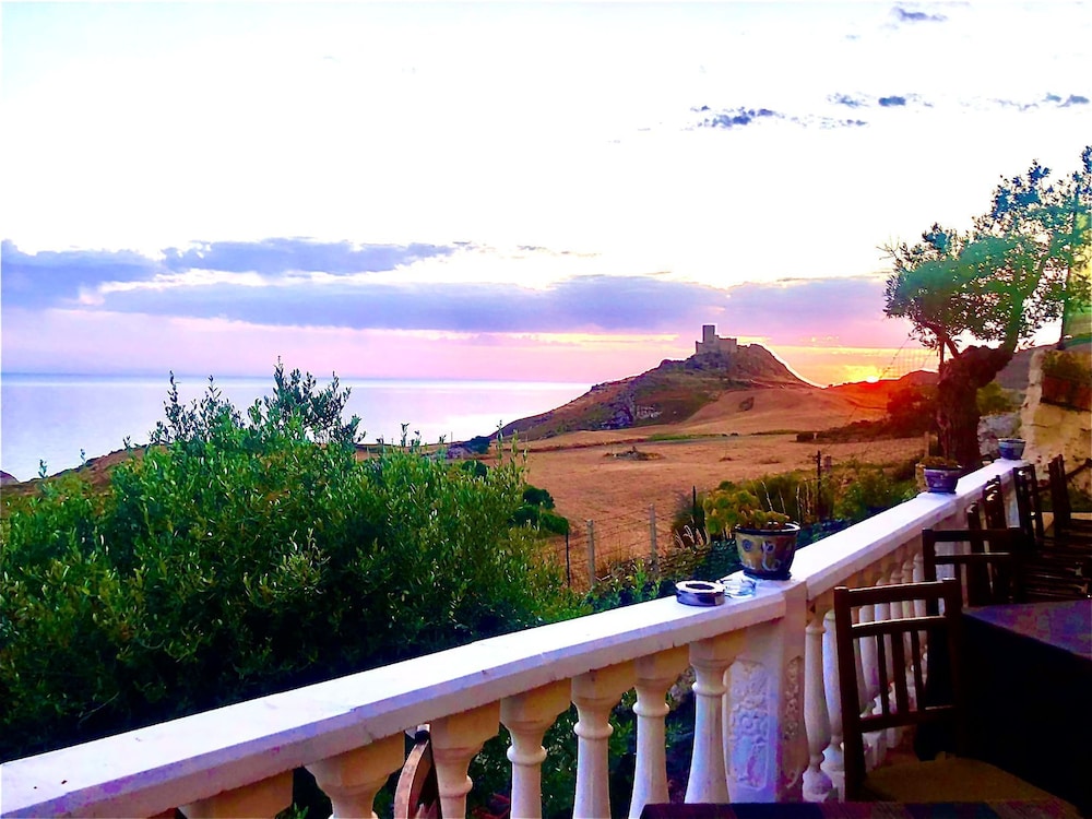 LA COLLINA SUL MARE
