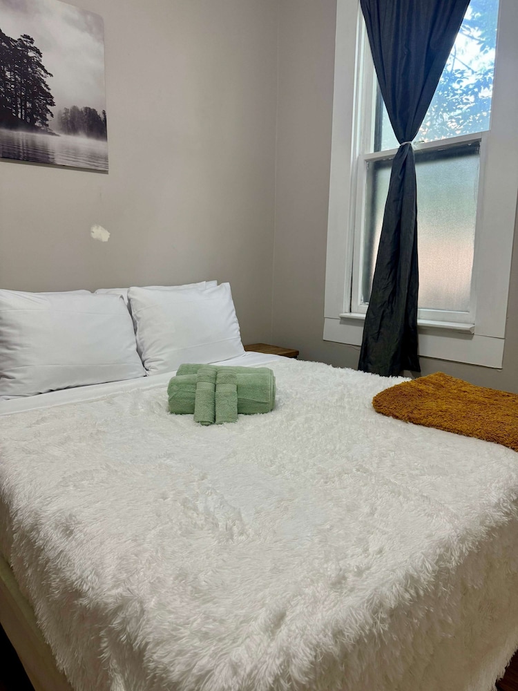 Prime Location - Top Rated - Clean - Parking Free
