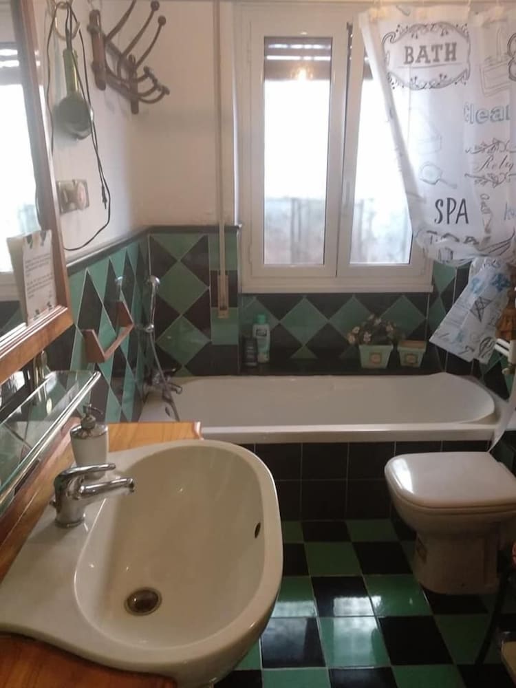 B&B Area 51