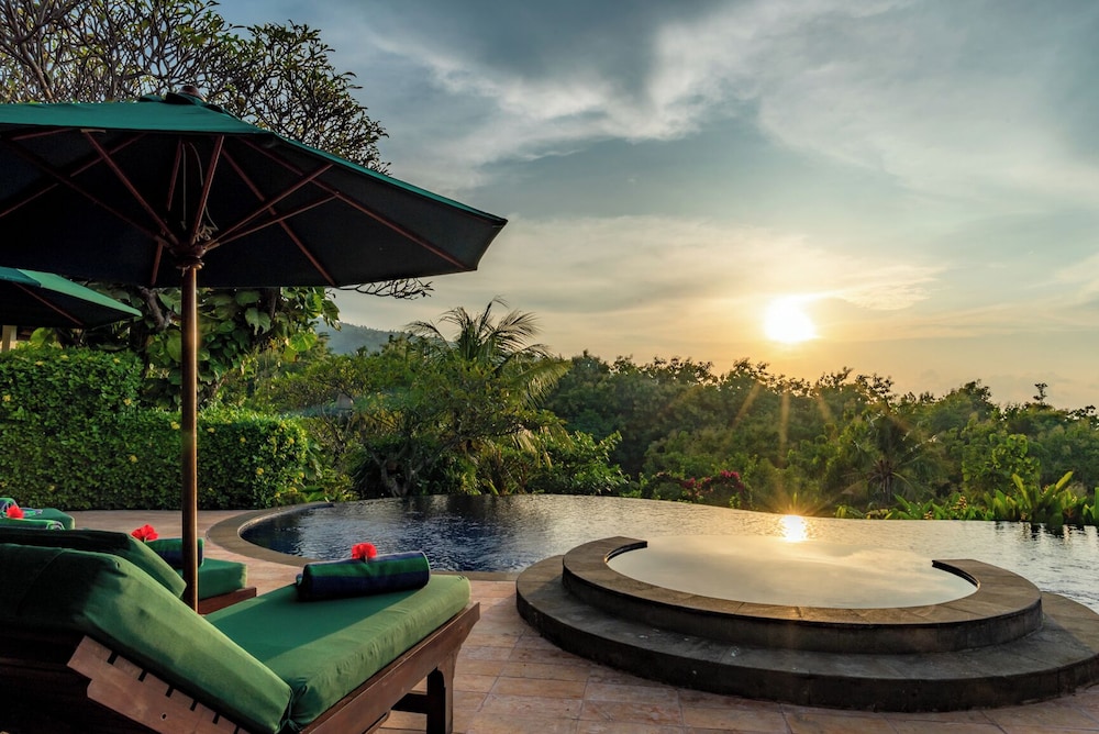 Alamanda Lovina Resort