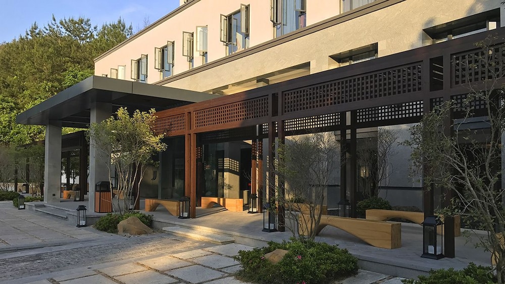 The Lucid Resort