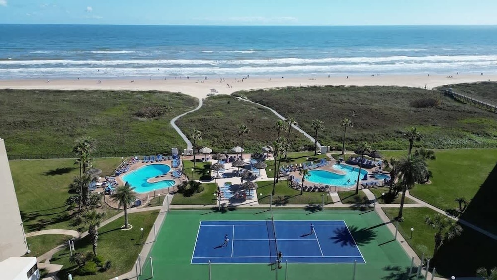 Saida Beachfront Luxe Condo Two Heated Pools 2 Bedroom Condo
