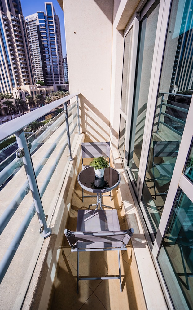 Nasma Luxury Stays- BLVD Central Podium