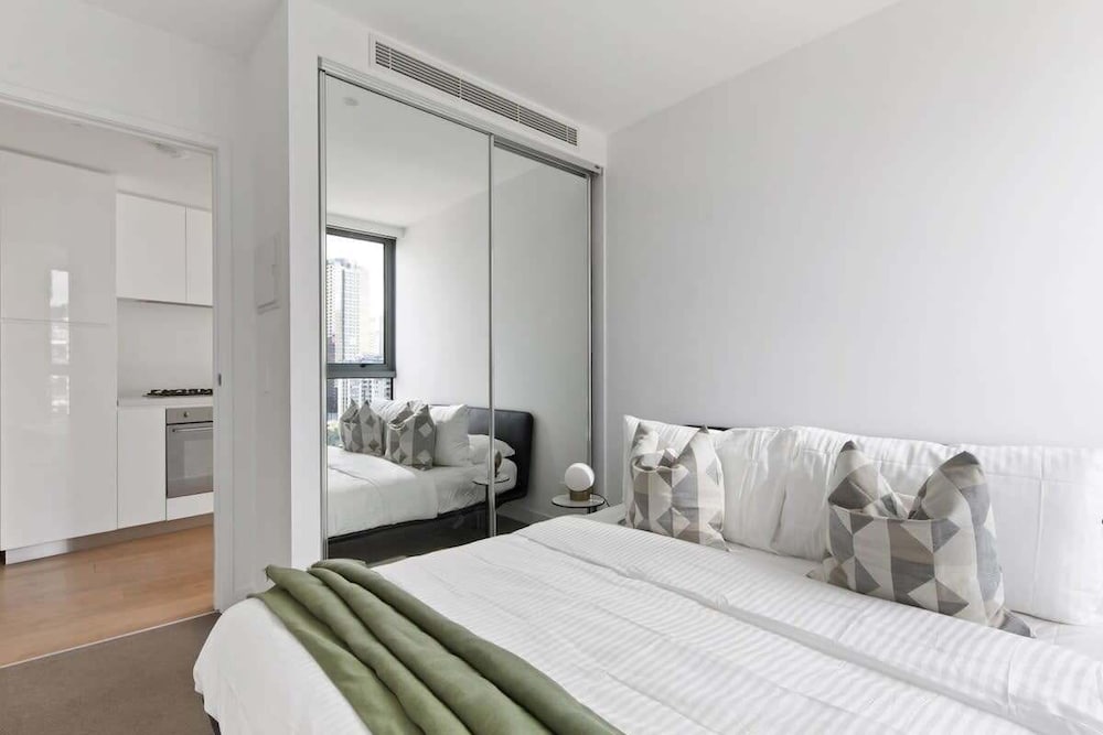 A Cozy Apt With City Views Near Crown Casino