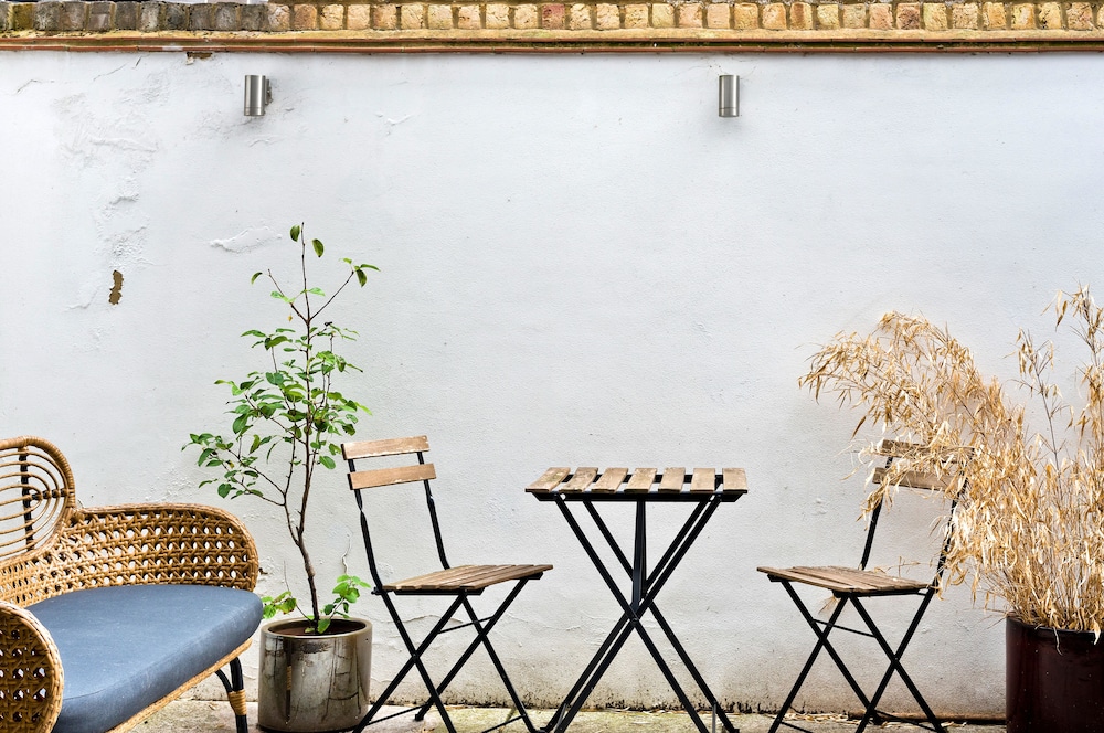 outdoor bbq area