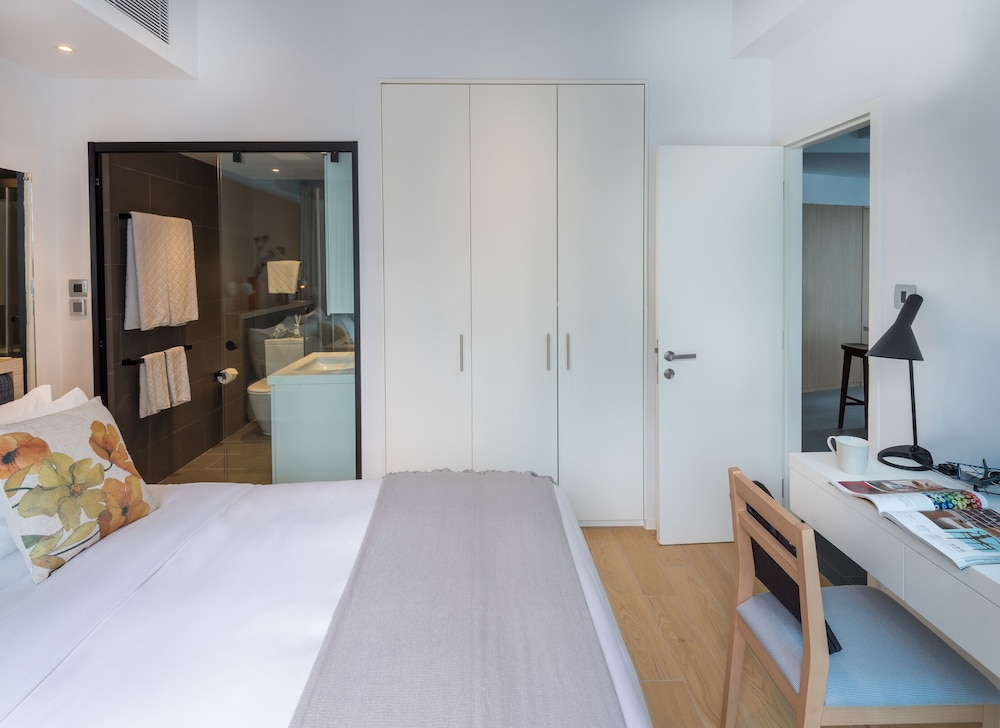 CHI Residences 138