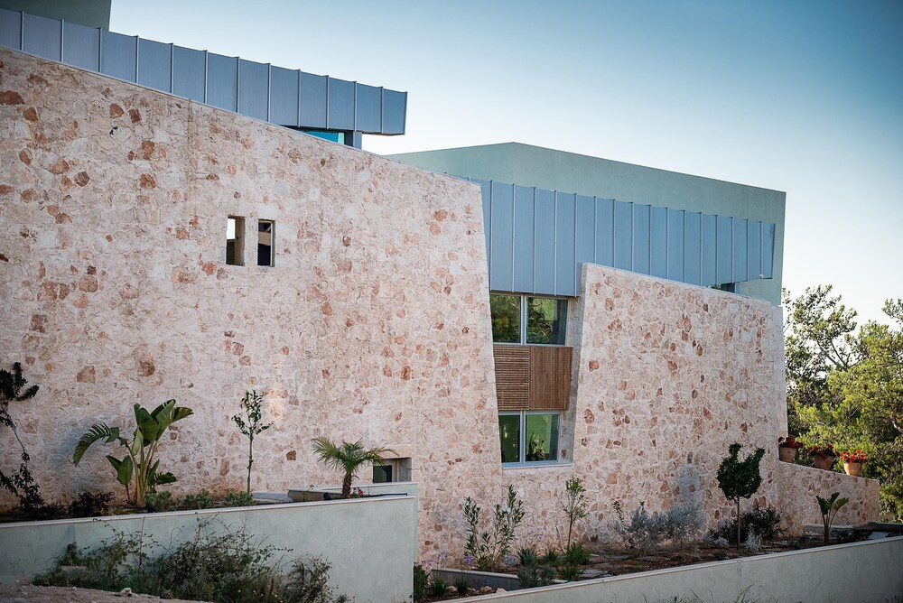 Villa Charlotte by CuraVillas Collection