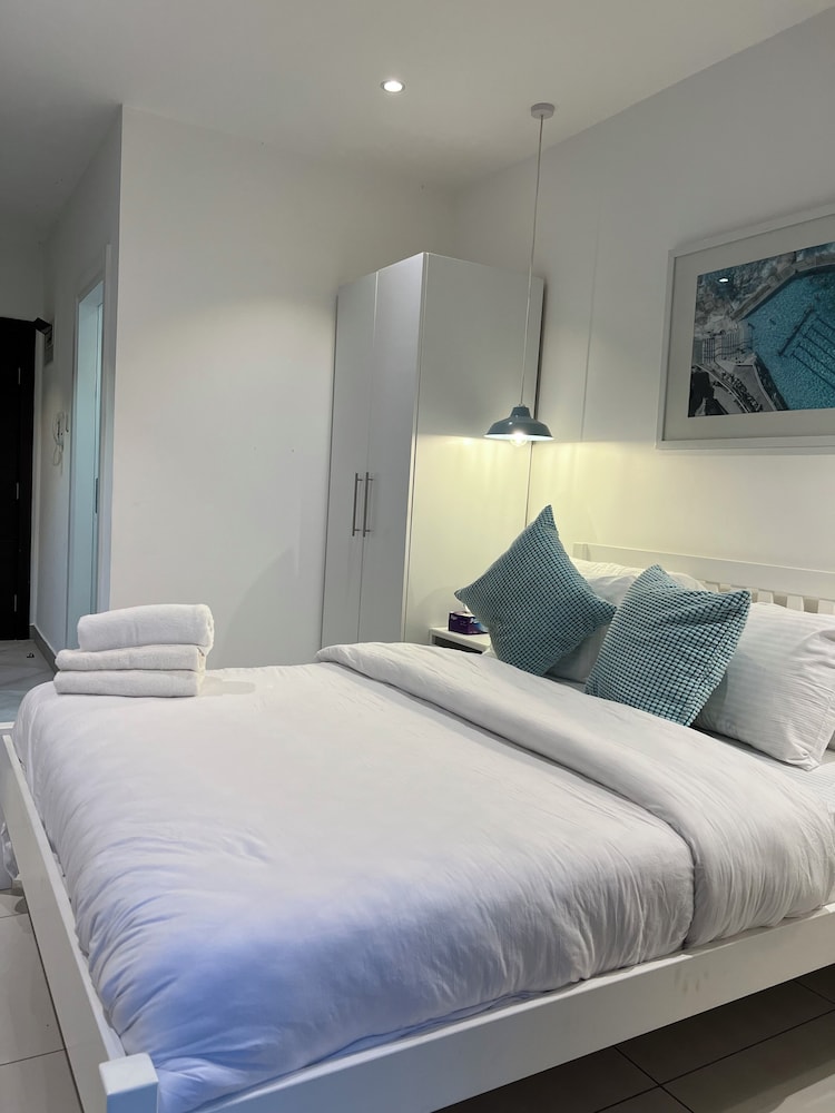 EBS LEGEND ONE BEDROOM DUPLUX embassy