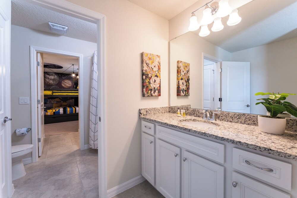 Amazing 8BR Villa by Disney Pool Theater