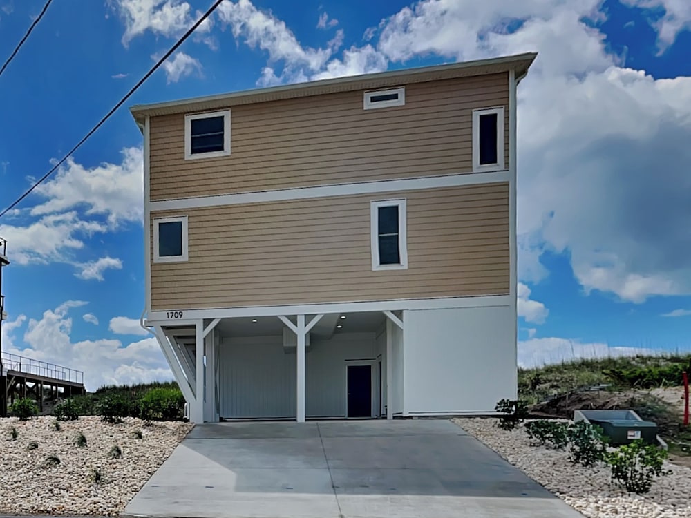 Turtle Paradise by Topsail Realty