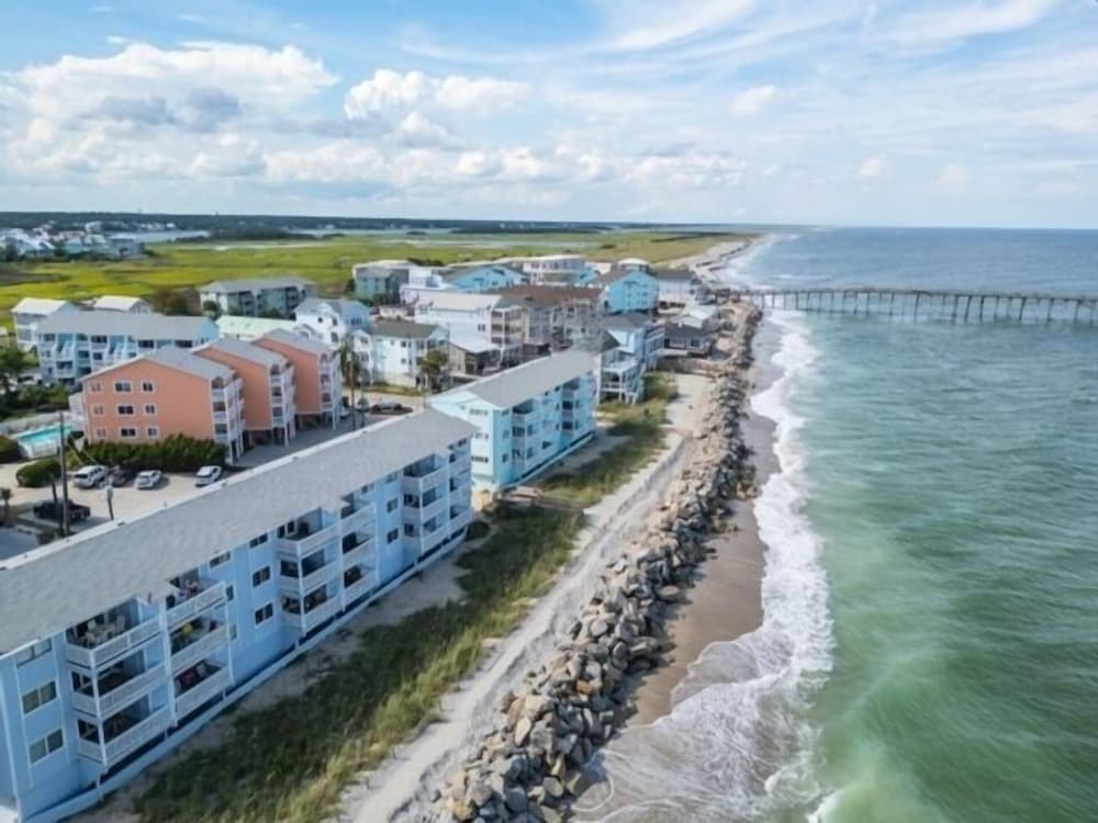 A Beach Dream 1 Bedroom Condo by RedAwning view 4