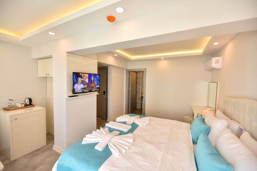 Monastery Suites Hotel - Image 21