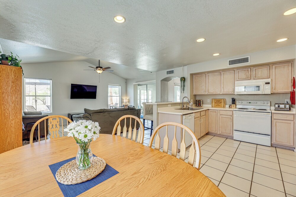 Swim w/ a View: Scenic Desert Retreat in Glendale
