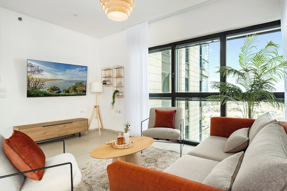 Luxury Tower 3BR Beach View High Floor