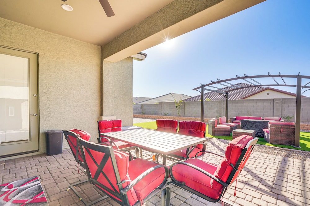Covered Patio & Community Pool: Home in Surprise
