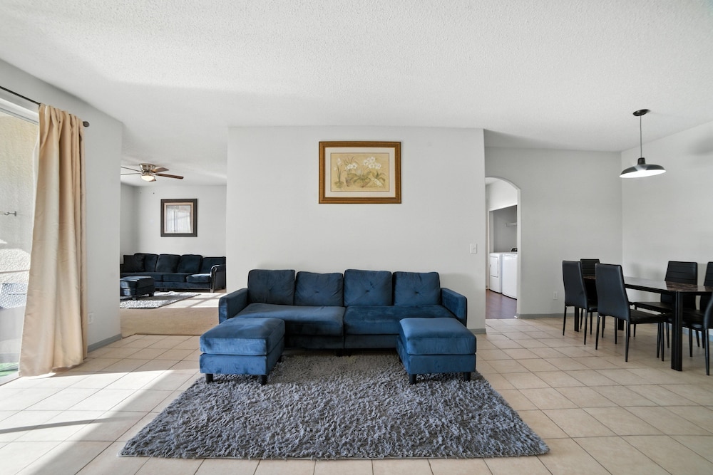 Family Retreat With Private Pool Near Disney! 3 Bedroom Residence