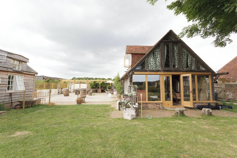 Lakeside Sussex Retreat