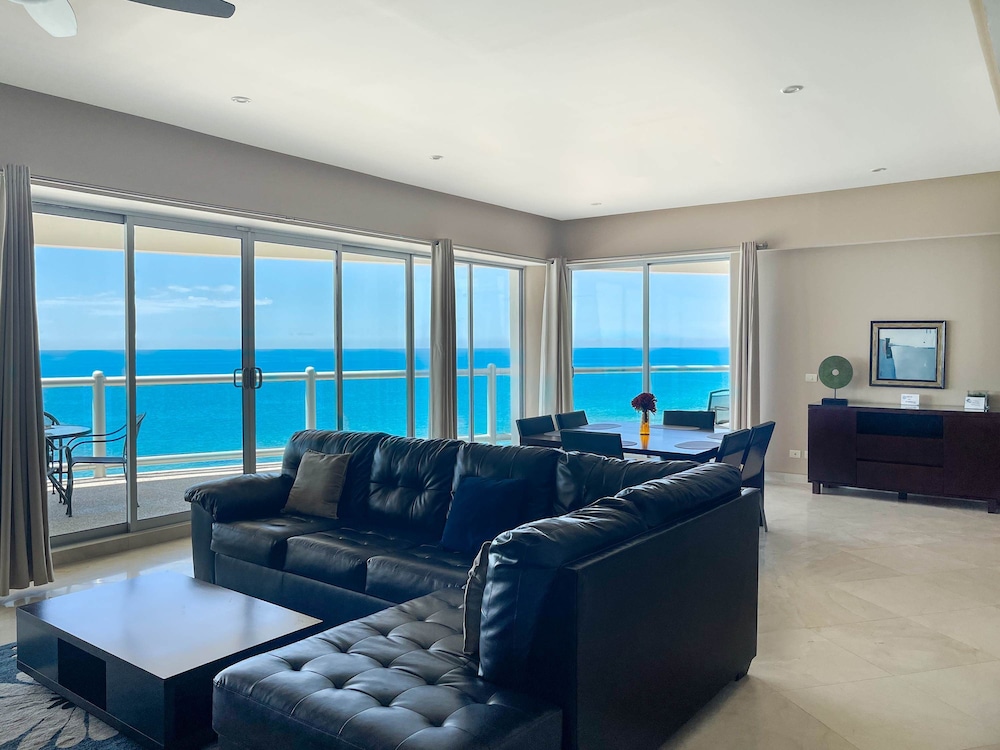 Breathtaking Luxury Oceanfront Condo