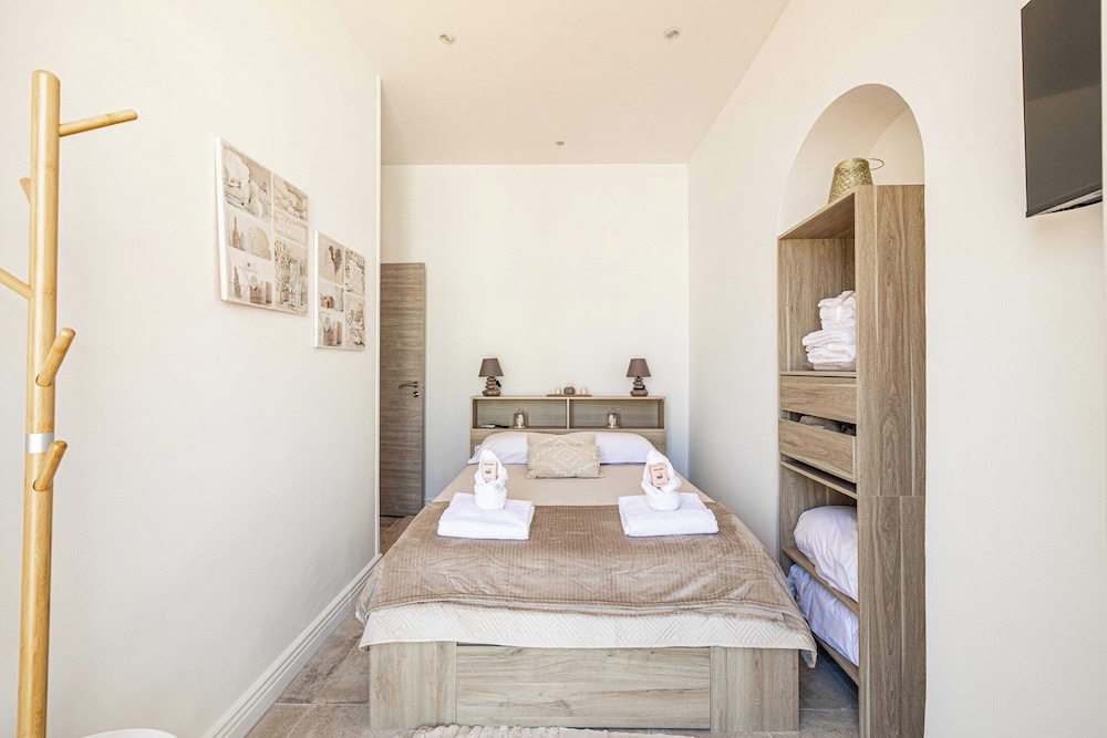 Nice Apartment With a/c - 1bd/4p - Heart of Cannes