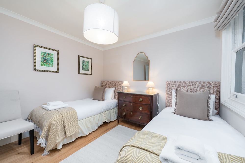 18 Wetherby Place