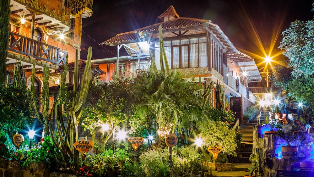 Hosteria Jardines de Chamana