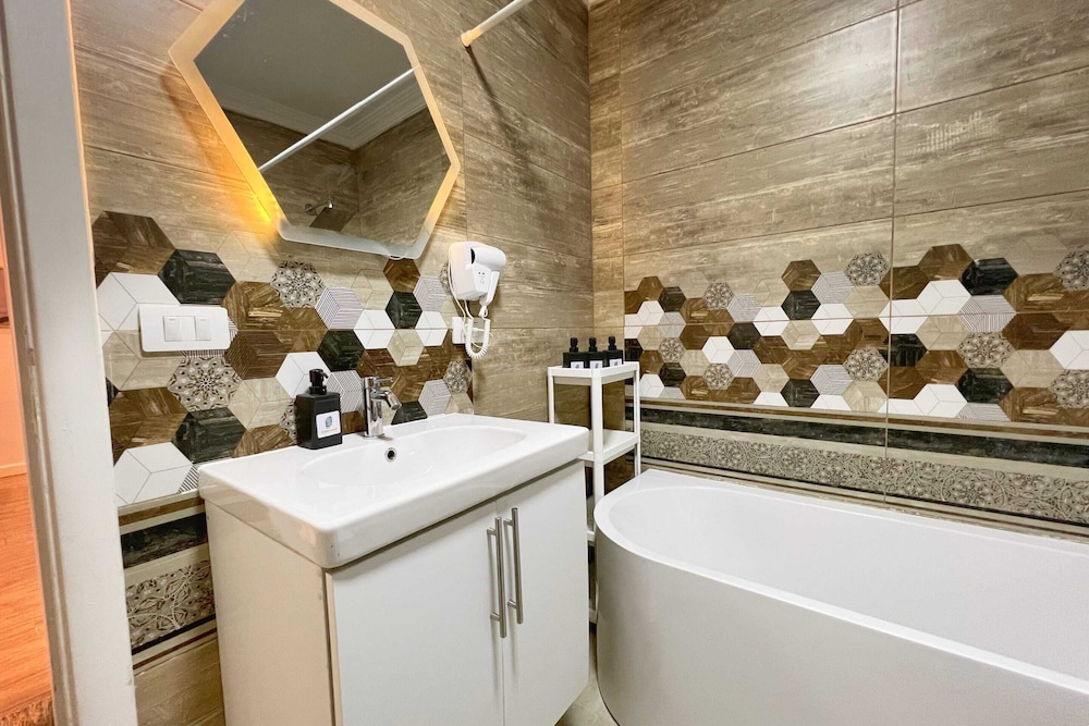 Xuru Stays I Spellbinding 2 BDR Apt. At The Giza Pyramid's Doorstep