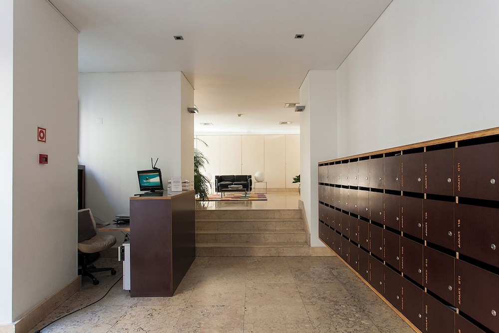 JOIVY Color-block studio w/workspace &free parking at the heart of Santa Catarina view 3