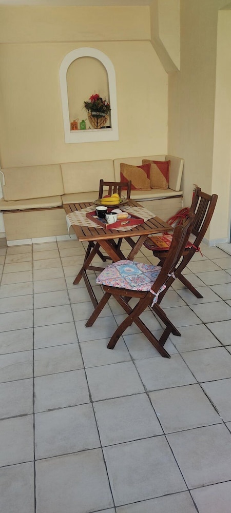 Natalys 2 Bd Gorgeous Apt in Volos