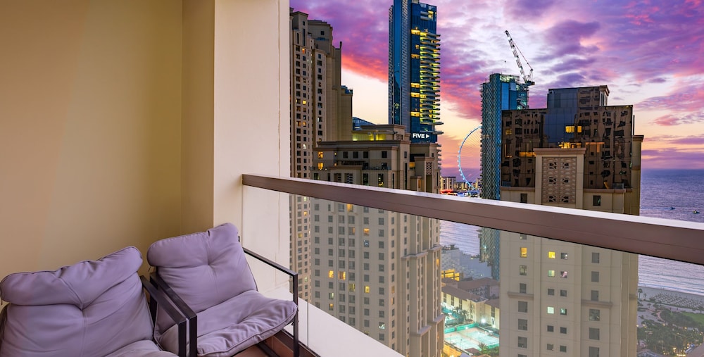 LUX The Murjan Sea View Suite 2