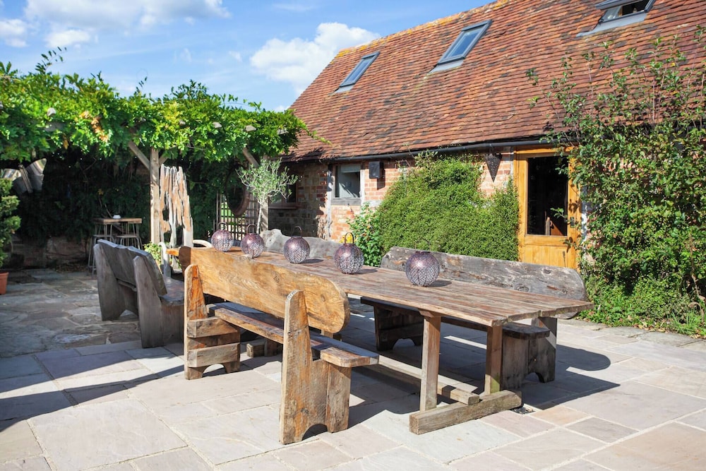 Lakeside Sussex Retreat