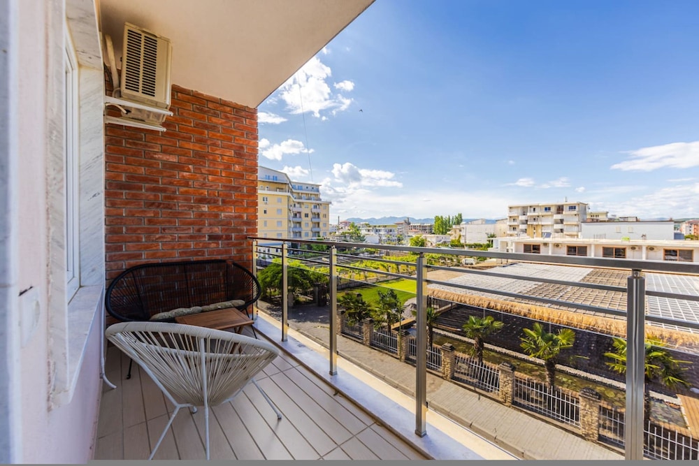 Olivia s Apartment 25